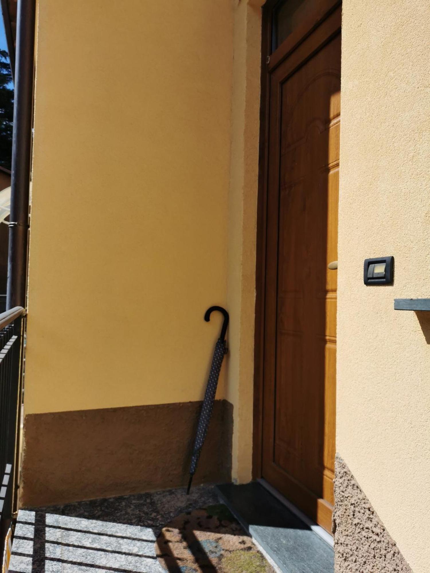 Апартаменти Casa Di Ale E Bea Дервіо Екстер'єр фото